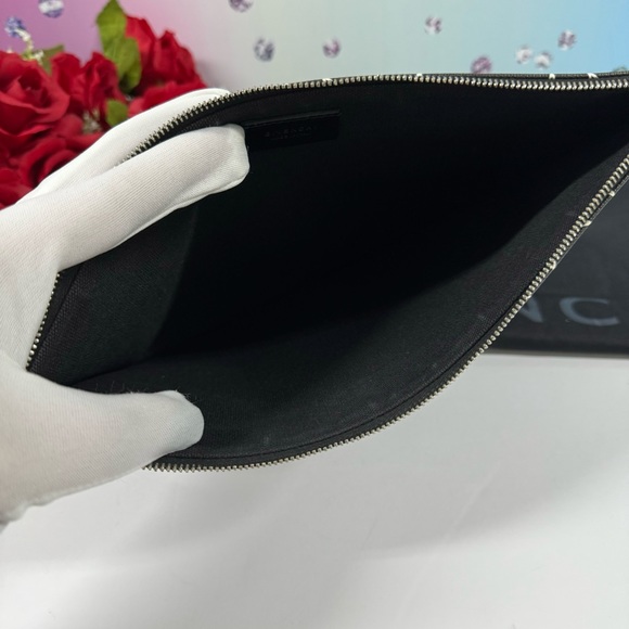 🌟HOST PICK NWOT LOGO STAR CLUTCH BAG - Picture 11 of 13